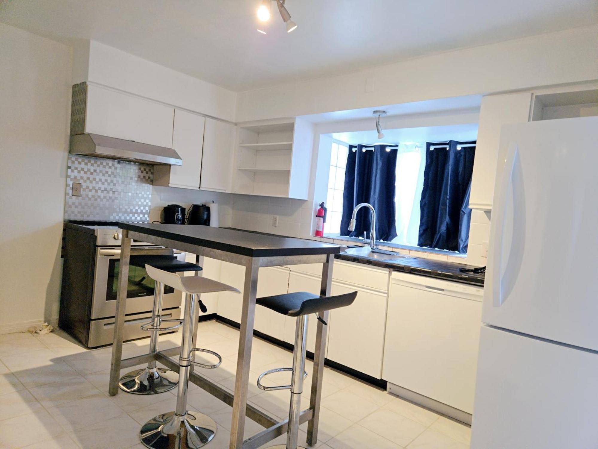 Lovely Cozy Room! With Attached Private Bath In The Heart Of Vancouver! Private Parking & Self Check-In! Exteriör bild